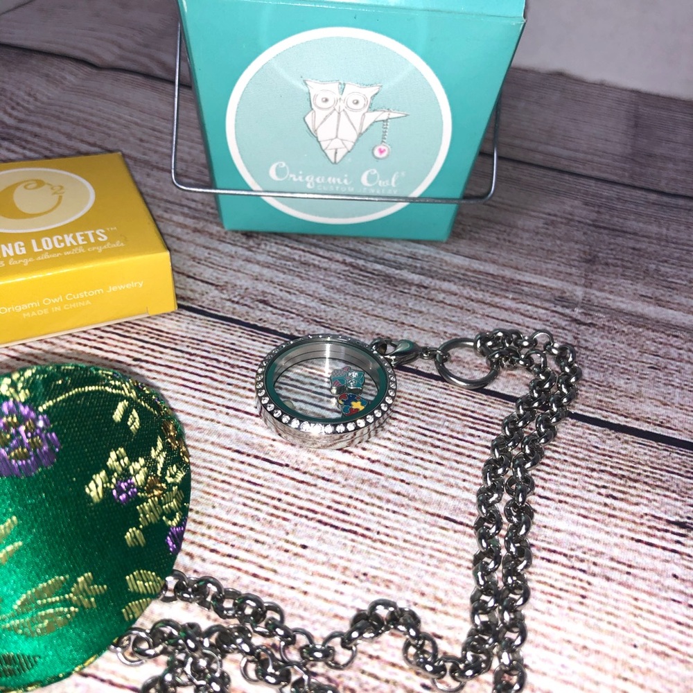 Origami Owl Locket Necklace - Picture 4 of 6